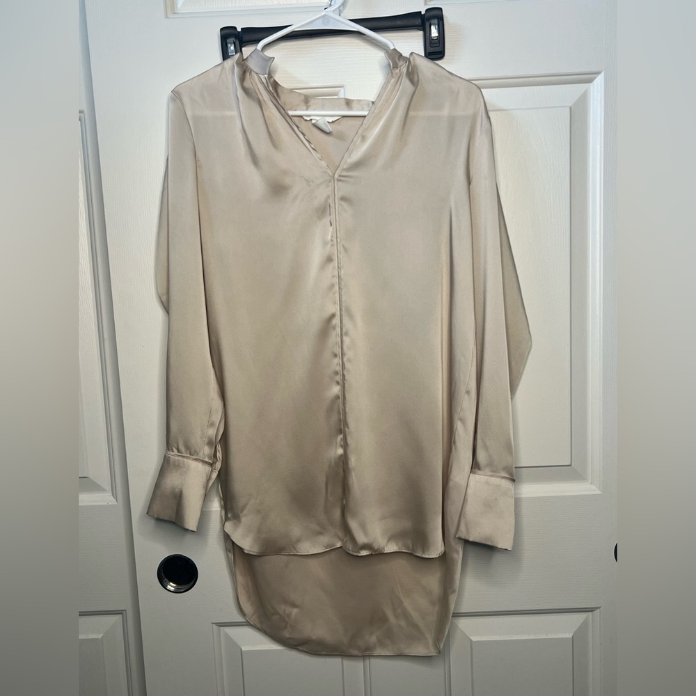 H&M long sleeve button down blouse size 2 woman’s